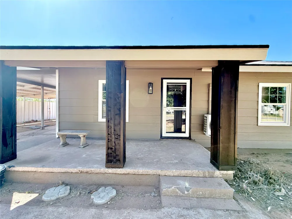 1220 Avenue G Hawley, TX 79525