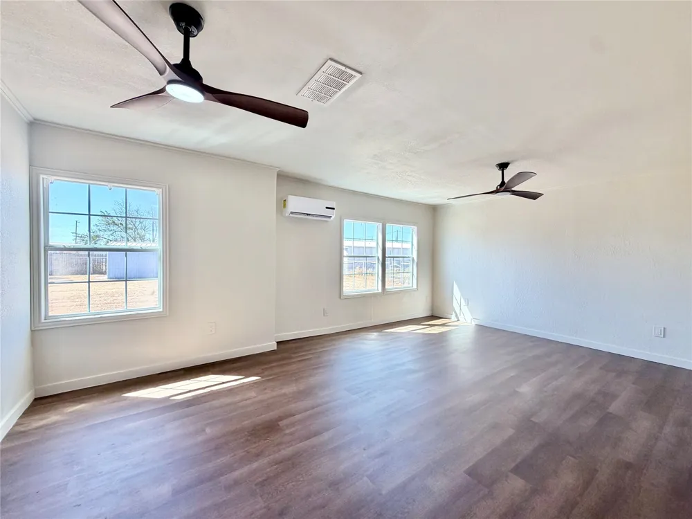 1220 Avenue G Hawley, TX 79525