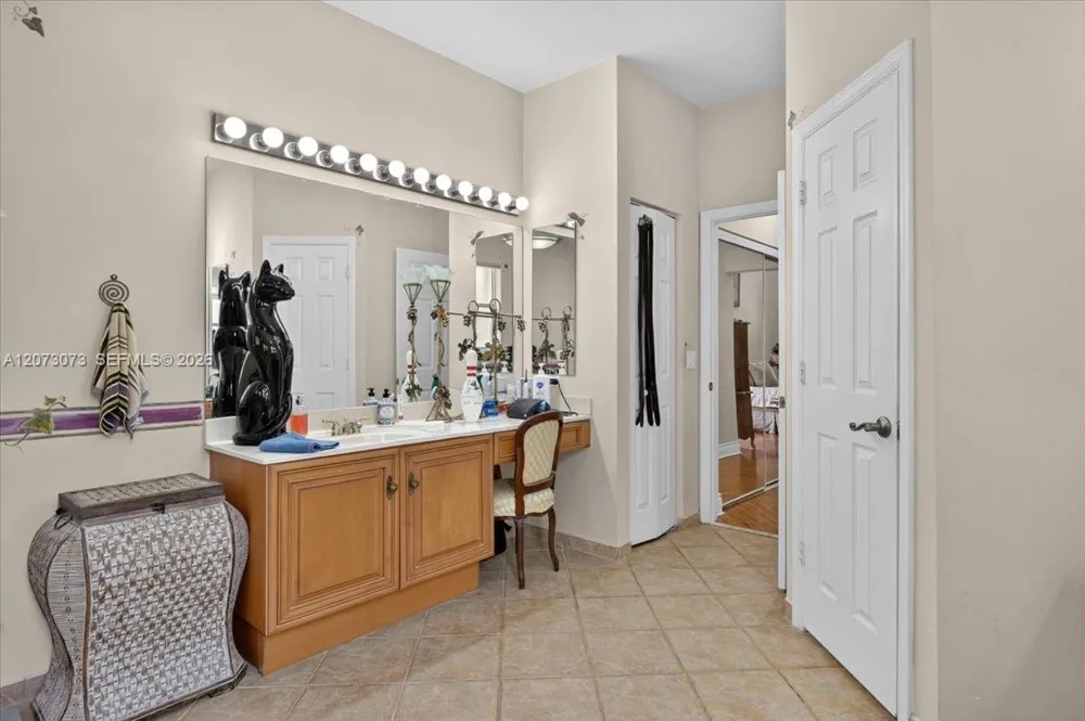 13845 NW 20th St Pembroke Pines, FL 33028