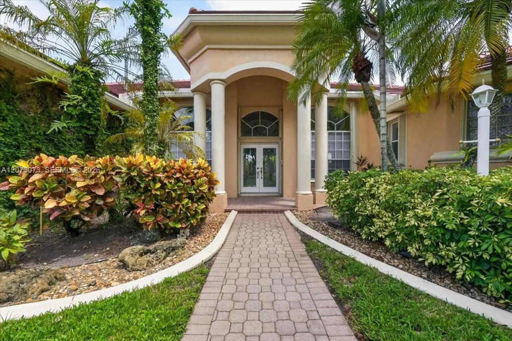 13845 NW 20th St Pembroke Pines, FL 33028