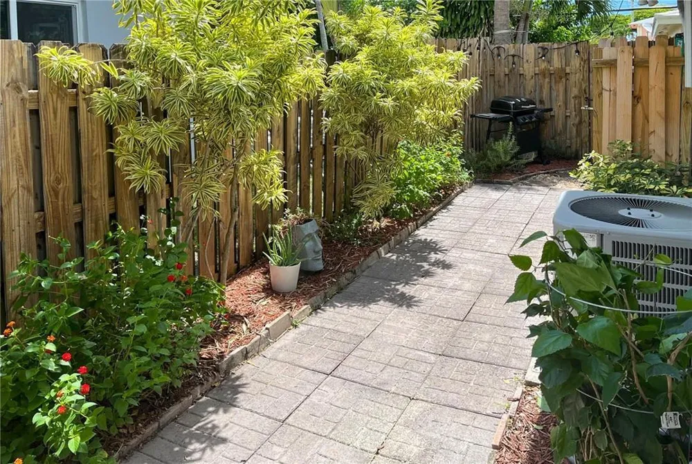 5932 NE 17th Road Fort Lauderdale, FL 33334