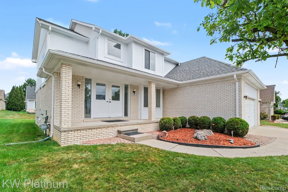 2613 Marcus Drive Troy City, MI 48083