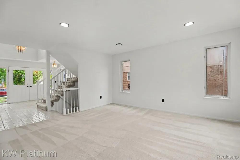 2613 Marcus Drive Troy City, MI 48083