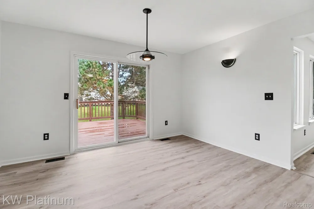 2613 Marcus Drive Troy City, MI 48083