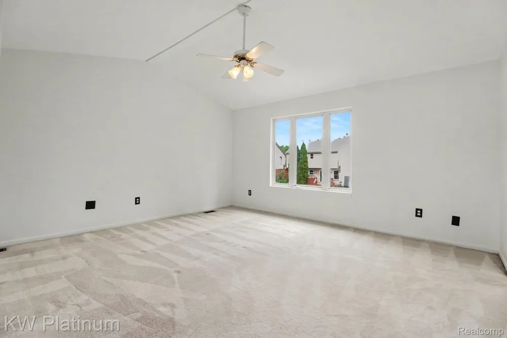 2613 Marcus Drive Troy City, MI 48083