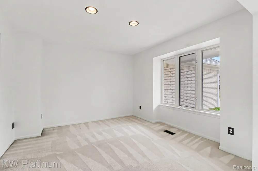 2613 Marcus Drive Troy City, MI 48083