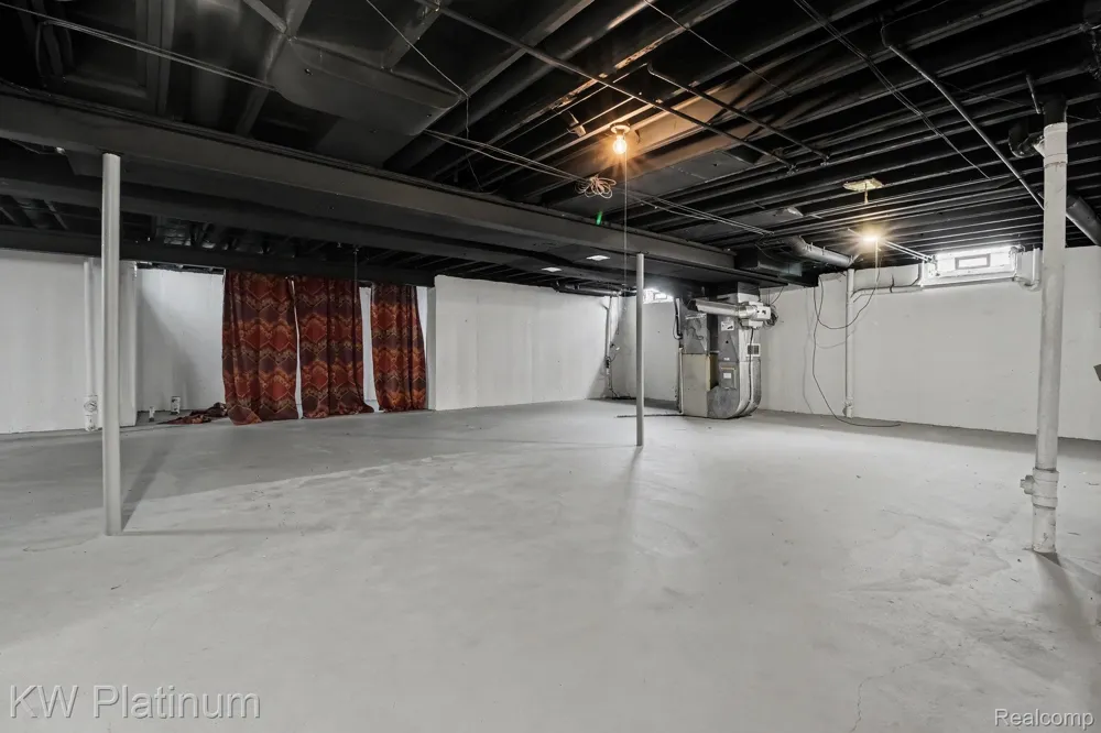 2613 Marcus Drive Troy City, MI 48083