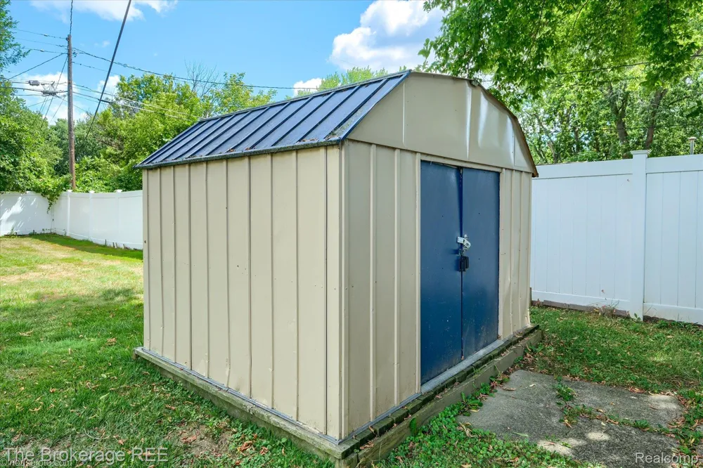 6117 Westdale Drive Grand Blanc Charter Township, MI 48439