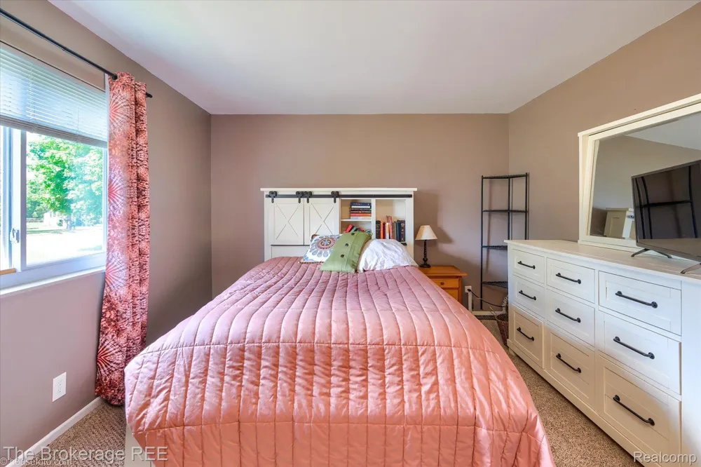 6117 Westdale Drive Grand Blanc Charter Township, MI 48439