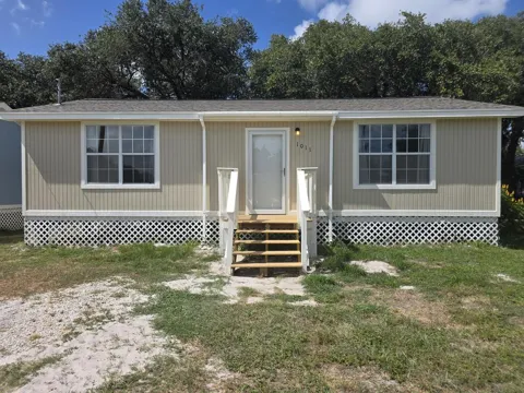 1011 Lone Star Rd
