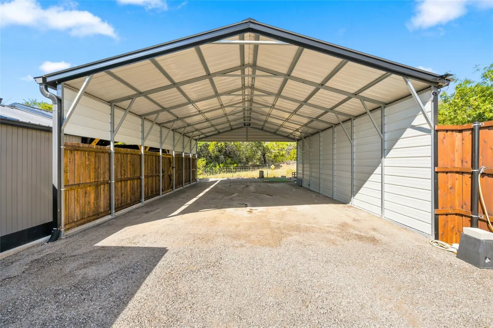 427 County Road 1743 Clifton, TX 76634