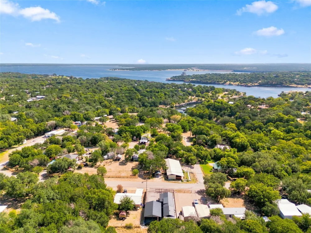 427 County Road 1743 Clifton, TX 76634