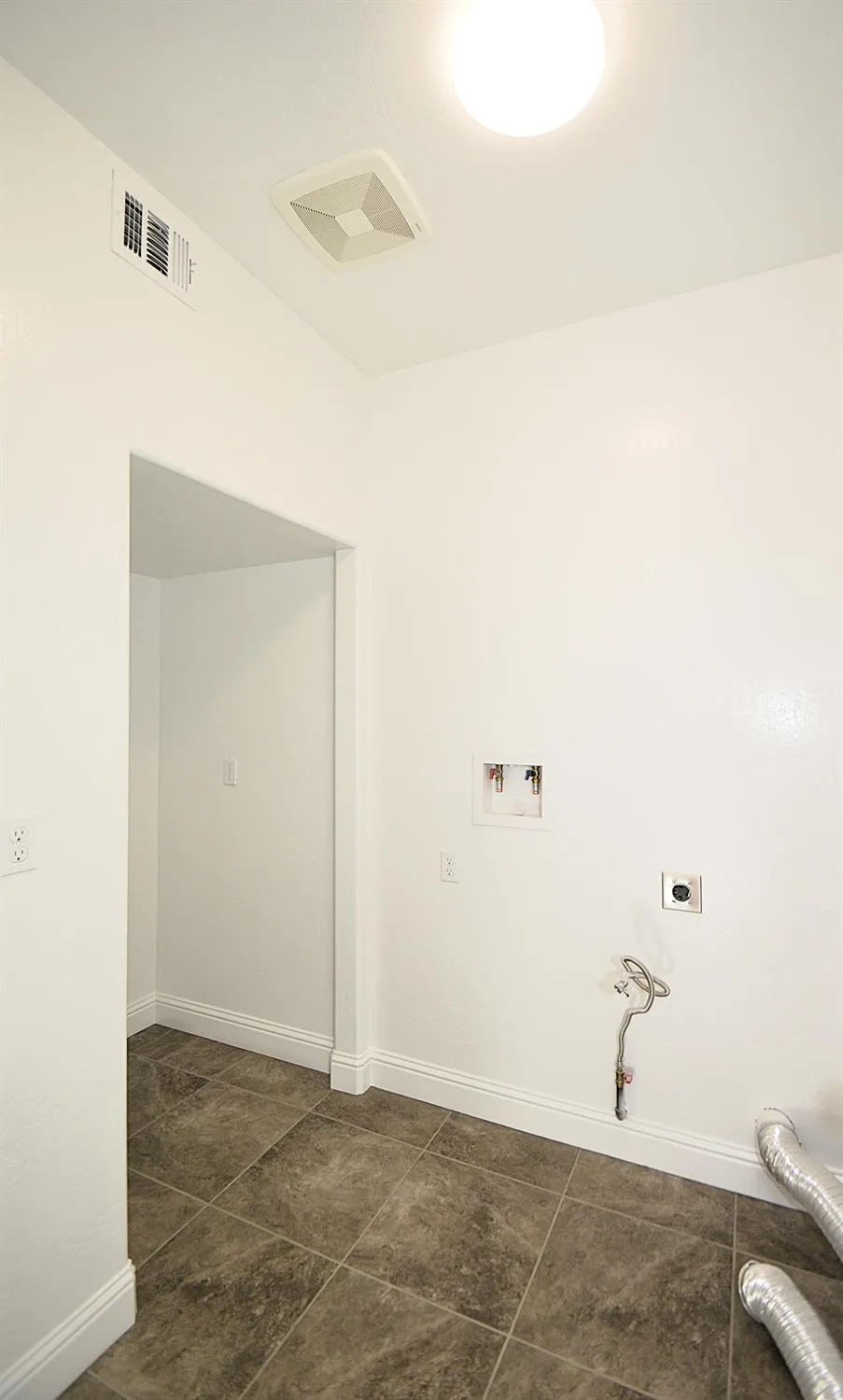 3412 W Venice Visalia, CA 93277