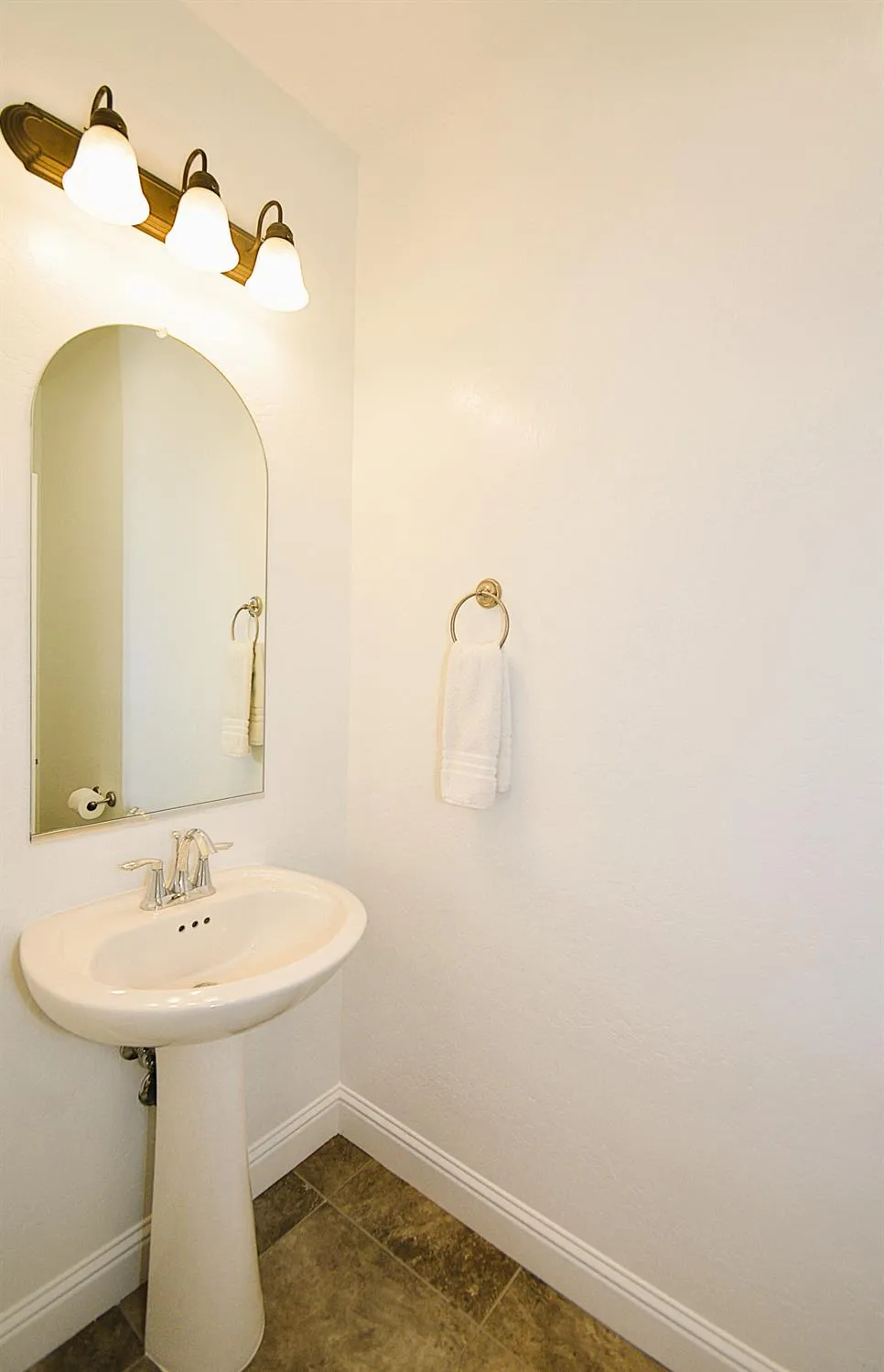 3412 W Venice Visalia, CA 93277