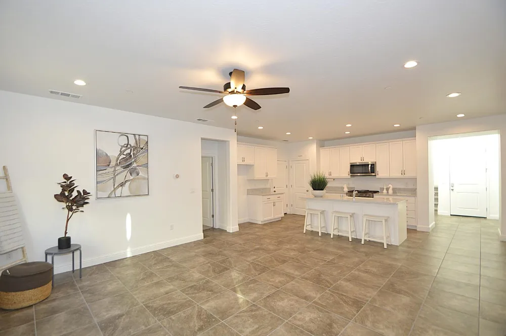3412 W Venice Visalia, CA 93277