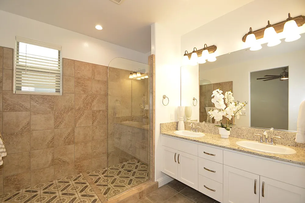 3412 W Venice Visalia, CA 93277