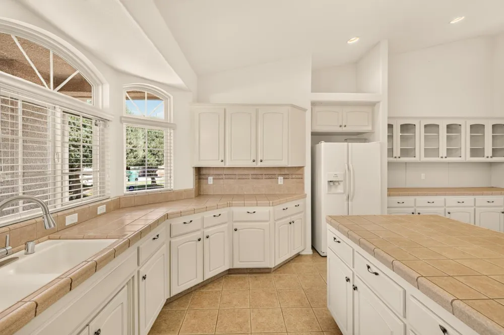 3077 Express Court Madera, CA 93637