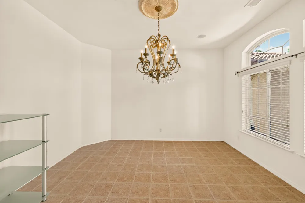 3077 Express Court Madera, CA 93637