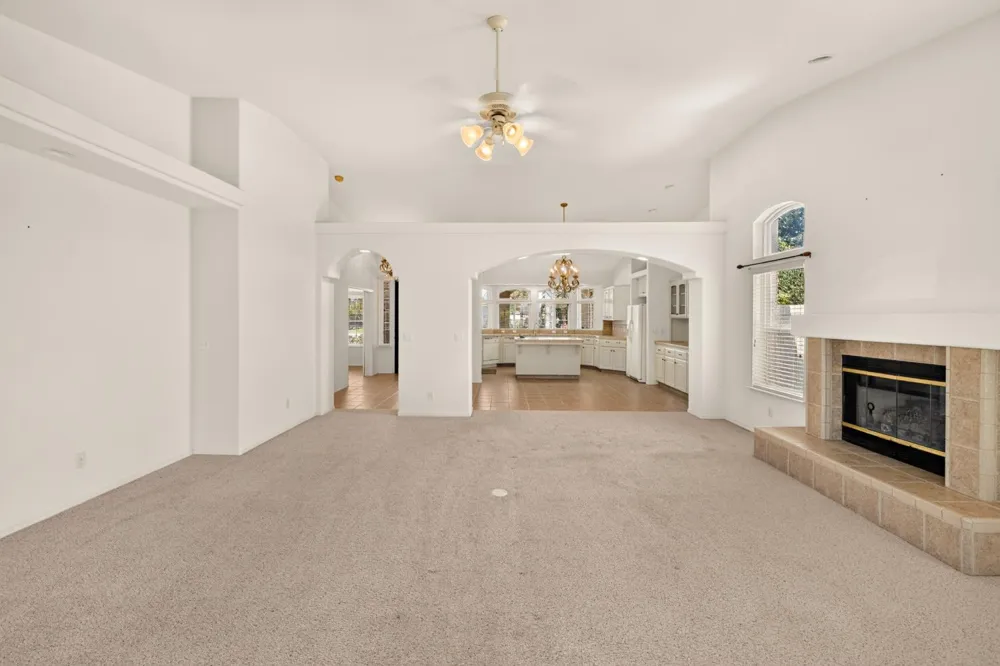 3077 Express Court Madera, CA 93637