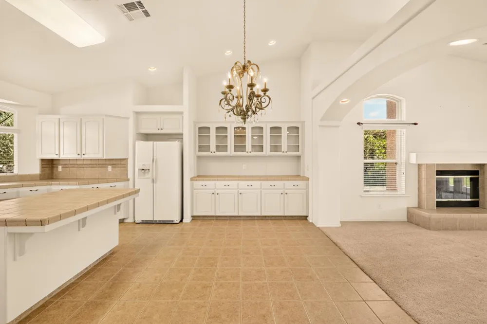 3077 Express Court Madera, CA 93637