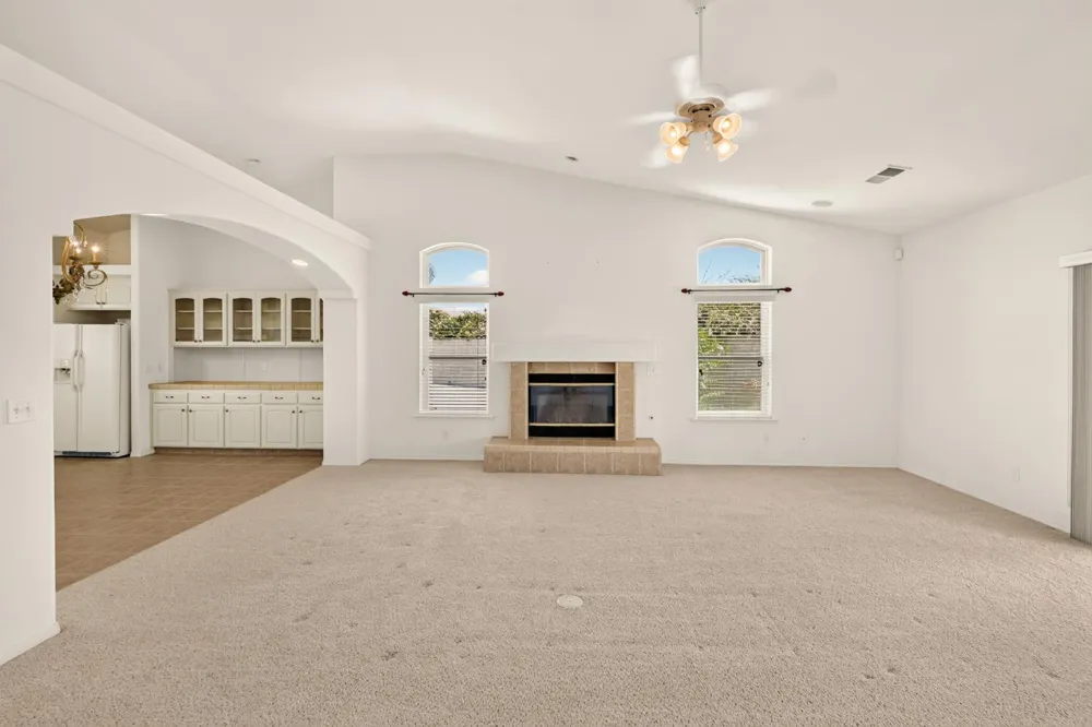 3077 Express Court Madera, CA 93637
