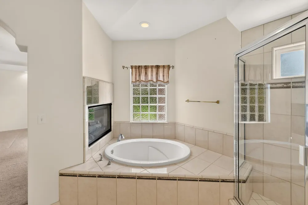 3077 Express Court Madera, CA 93637