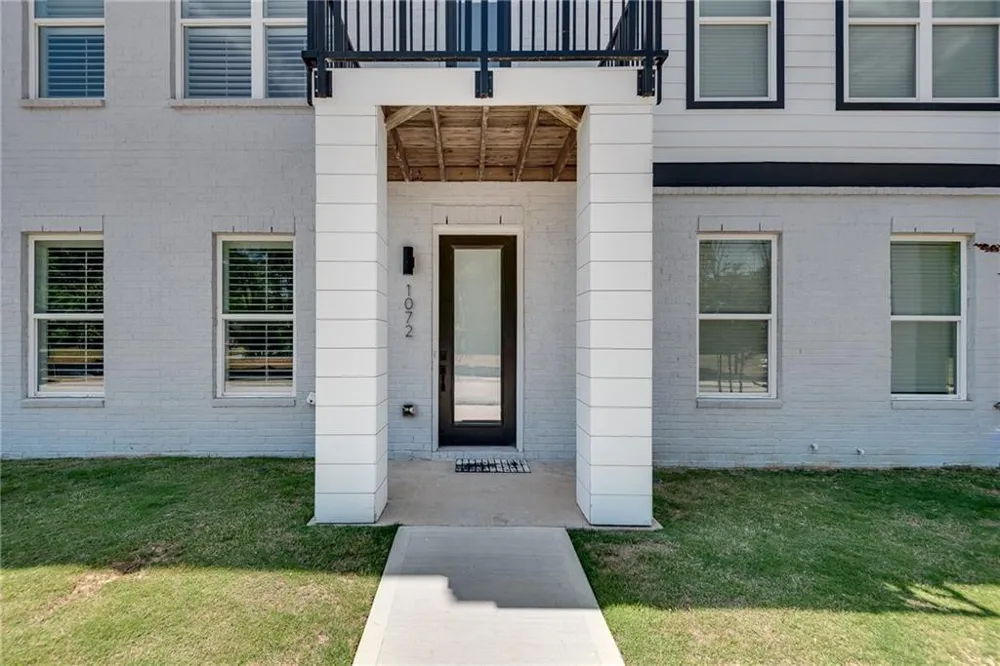 1072 Brookglynn Trace Decatur, GA 30032