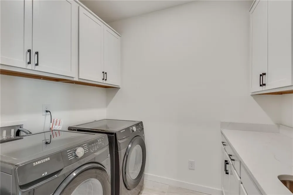 1072 Brookglynn Trace Decatur, GA 30032