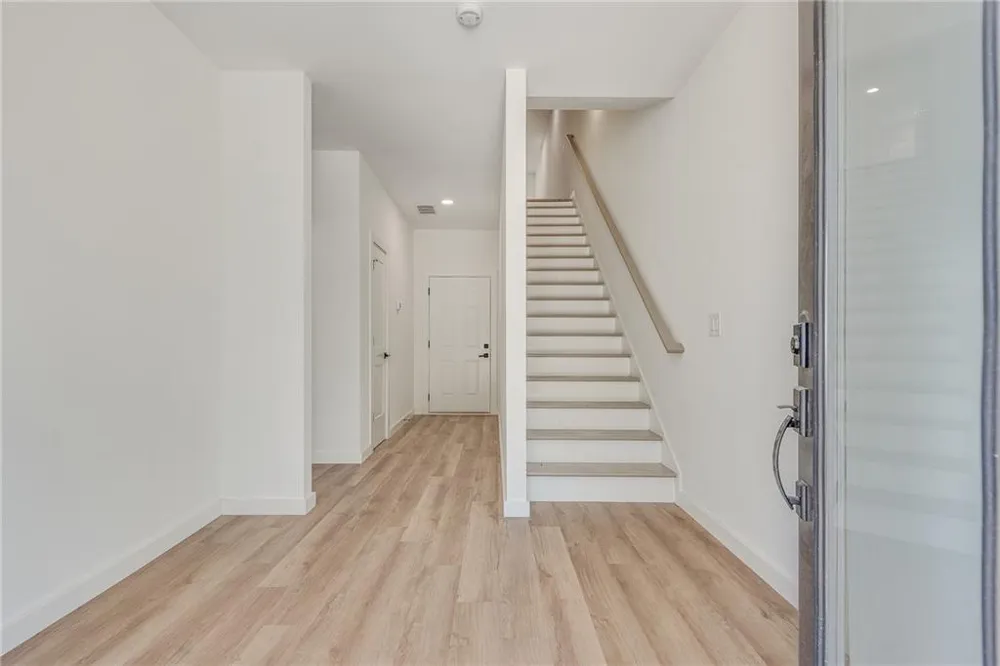 1072 Brookglynn Trace Decatur, GA 30032