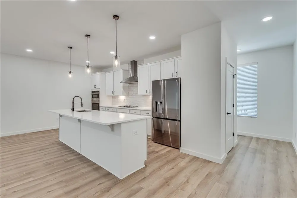 1072 Brookglynn Trace Decatur, GA 30032