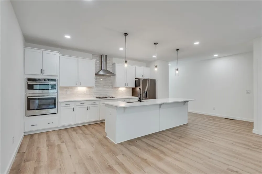 1072 Brookglynn Trace Decatur, GA 30032