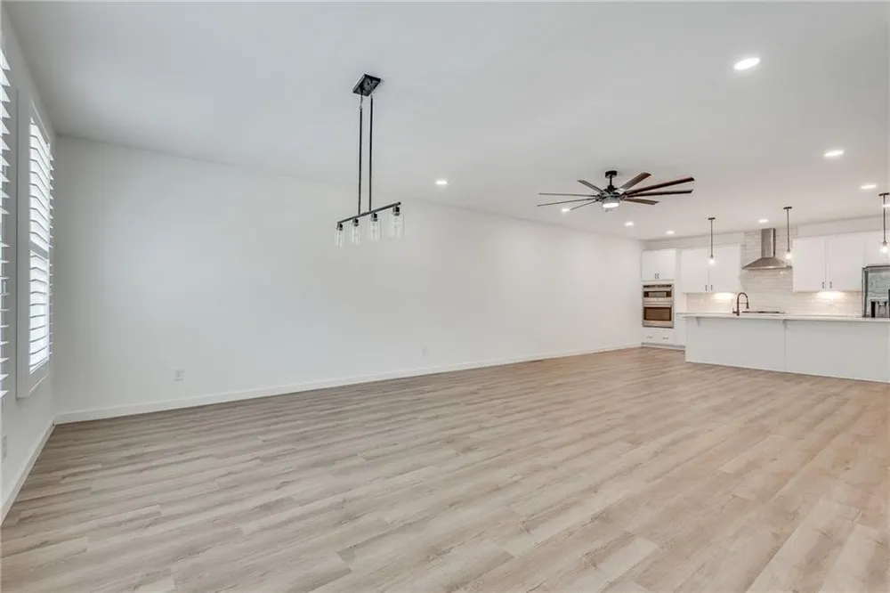 1072 Brookglynn Trace Decatur, GA 30032