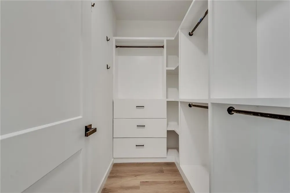 1072 Brookglynn Trace Decatur, GA 30032