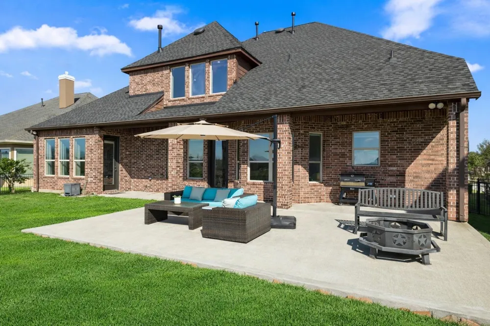 116 Waterstone Drive Montgomery, TX 77356