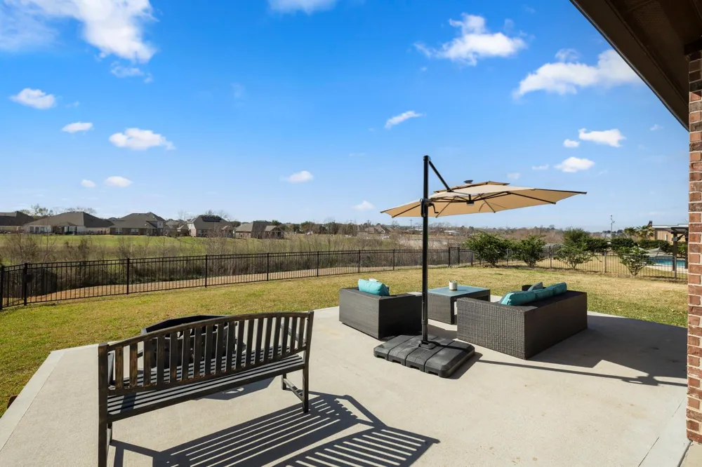 116 Waterstone Drive Montgomery, TX 77356