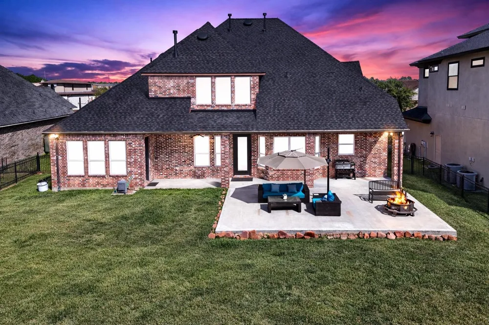 116 Waterstone Drive Montgomery, TX 77356