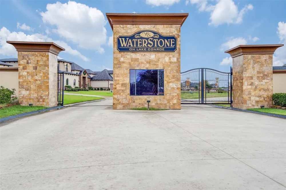 116 Waterstone Drive Montgomery, TX 77356
