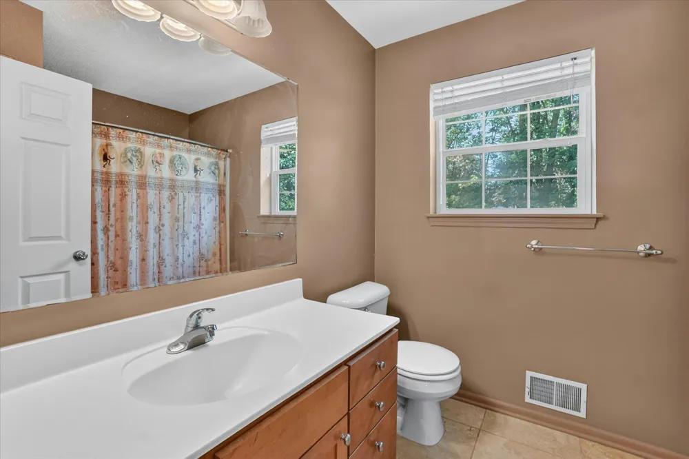 5677 Cartago Drive Lansing, MI 48911