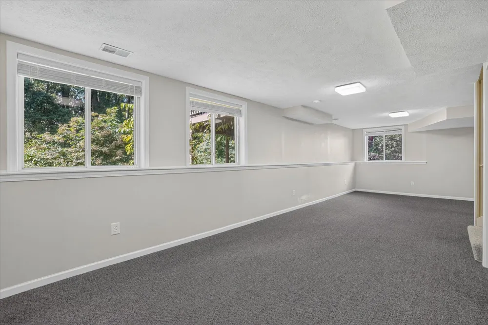 5677 Cartago Drive Lansing, MI 48911