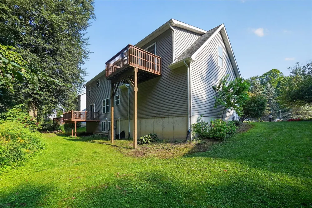 5677 Cartago Drive Lansing, MI 48911