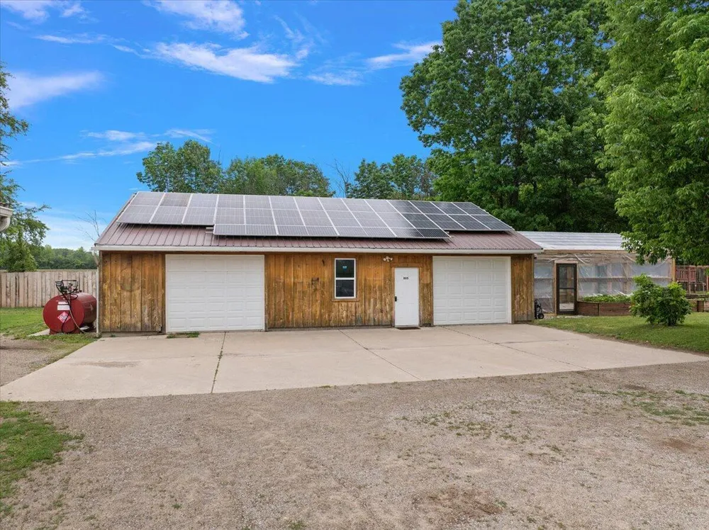 805 W Moore Road Ashland Township, MI 49327
