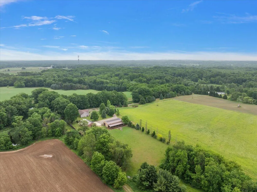805 W Moore Road Ashland Township, MI 49327