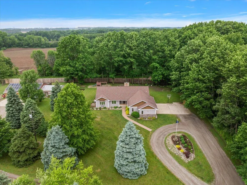 805 W Moore Road Ashland Township, MI 49327