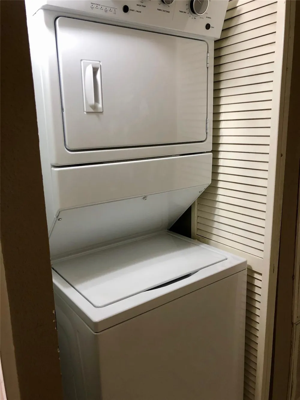 2611 Grants Lake Boulevard #205 Sugar Land, TX 77479