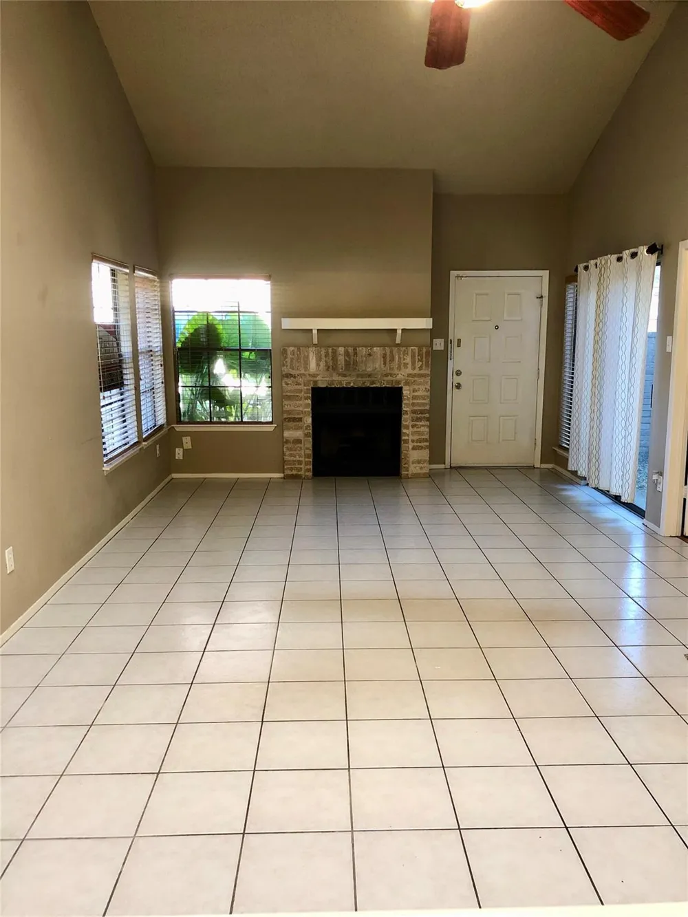 2611 Grants Lake Boulevard #205 Sugar Land, TX 77479