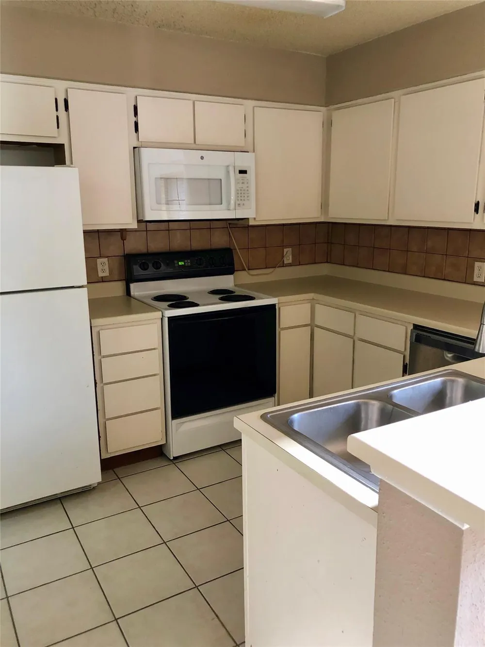 2611 Grants Lake Boulevard #205 Sugar Land, TX 77479
