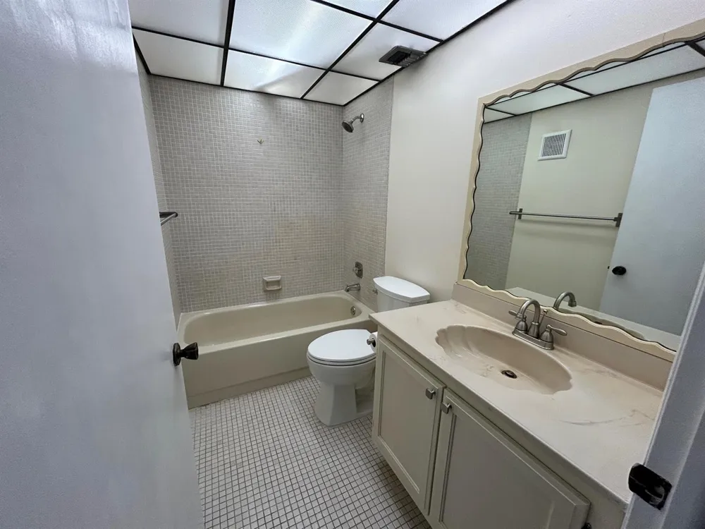 3301 NW 47th Terrace #210 Lauderdale Lakes, FL 33319