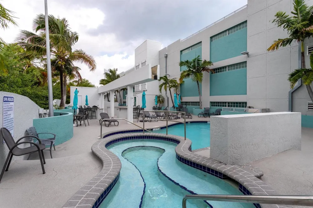 180 NE 4TH AVENUE #308 Delray Beach, FL 33483