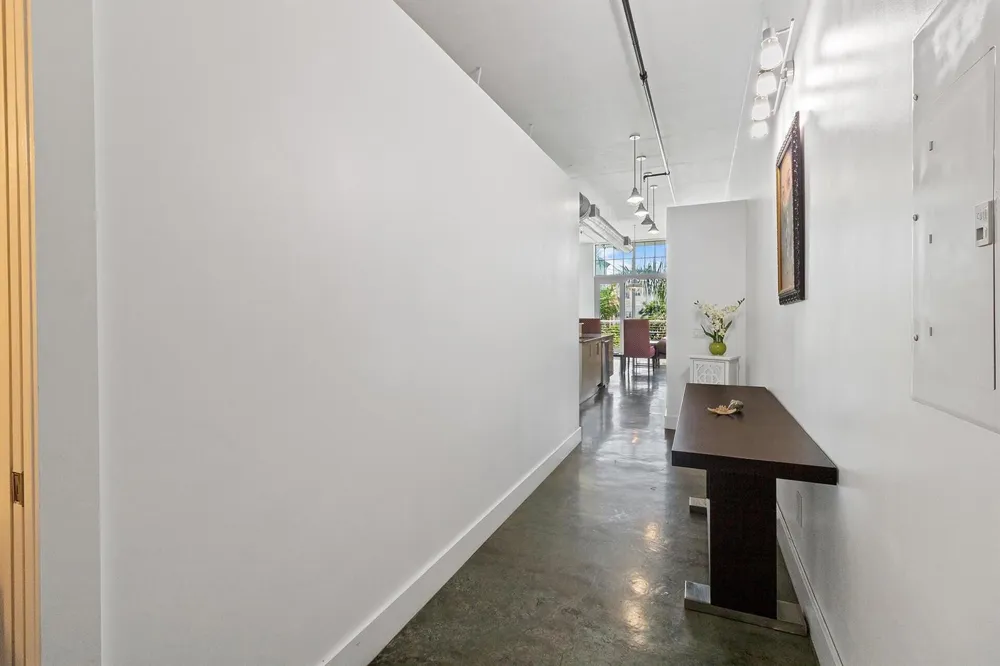 180 NE 4TH AVENUE #308 Delray Beach, FL 33483
