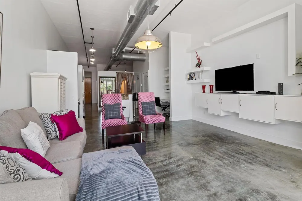 180 NE 4TH AVENUE #308 Delray Beach, FL 33483